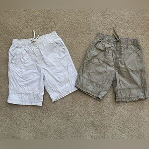 Oshkosh boys shorts 2 pairs